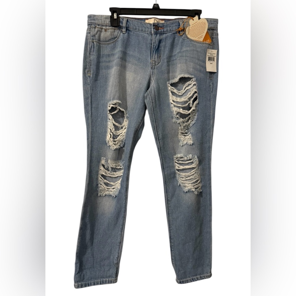 NWT Dittos Sienna women’s 9/29 light wash vintage destroyed blue jeans
